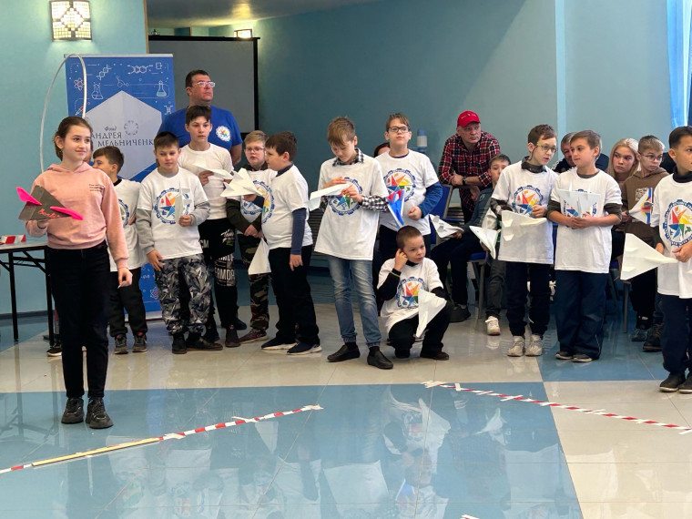 В Новомосковске прошли соревнования юных авиамоделистов.