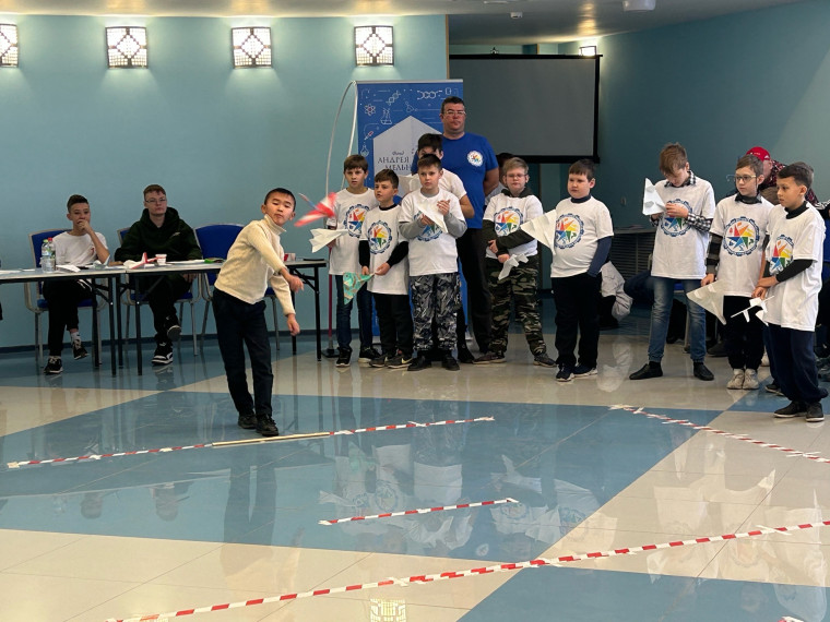 В Новомосковске прошли соревнования юных авиамоделистов.
