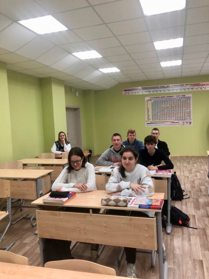 Молодой специалист Манохина Анастасия Андреевна посетила 2 урока в 11-х классах у своего наставника-специалиста Труновой И.А..